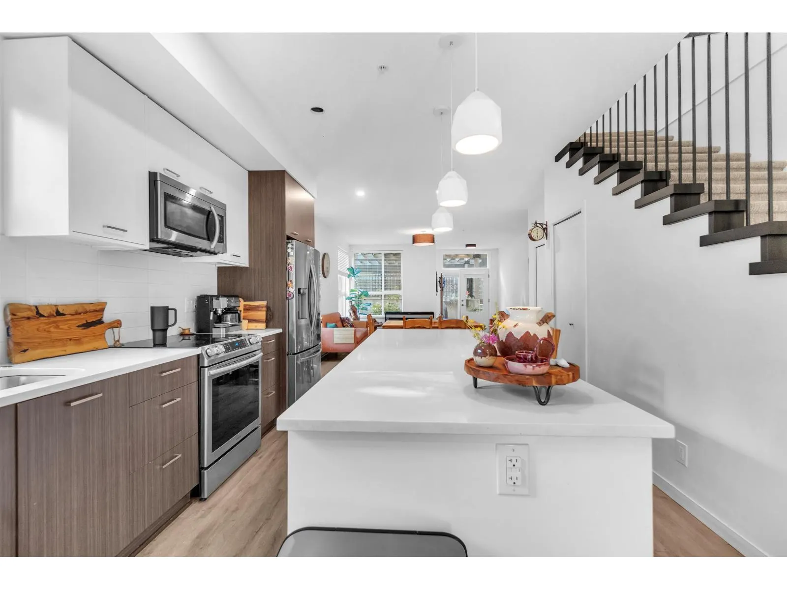 B210 20087 68 AVENUE
