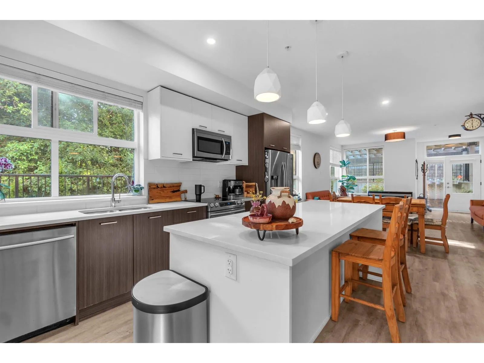 B210 20087 68 AVENUE