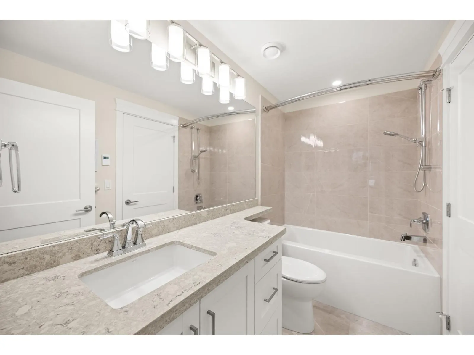 105 11035 RAVINE ROAD