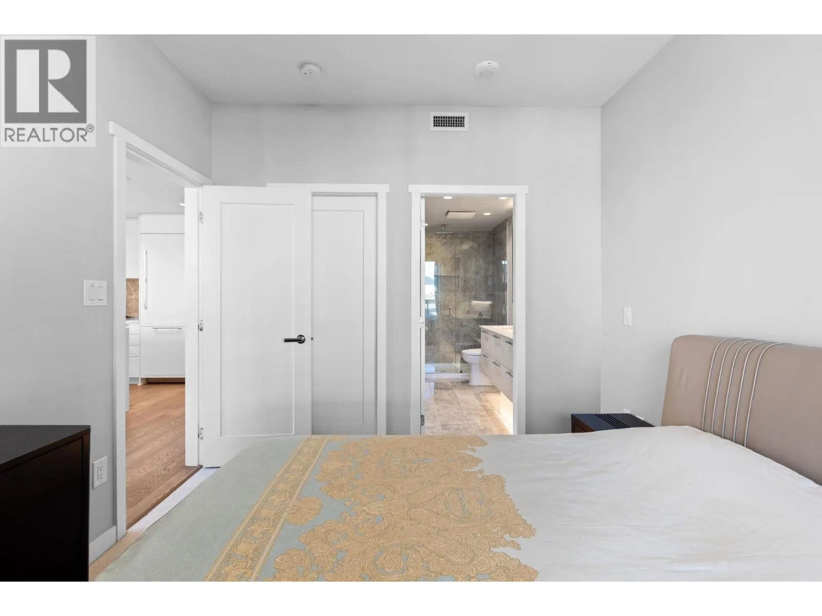 806 118 CARRIE CATES COURT