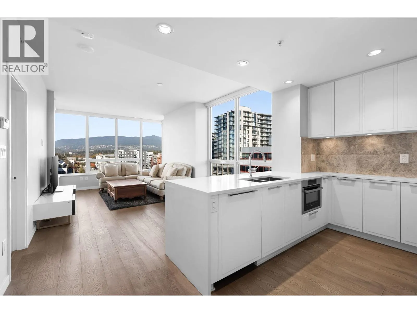806 118 CARRIE CATES COURT