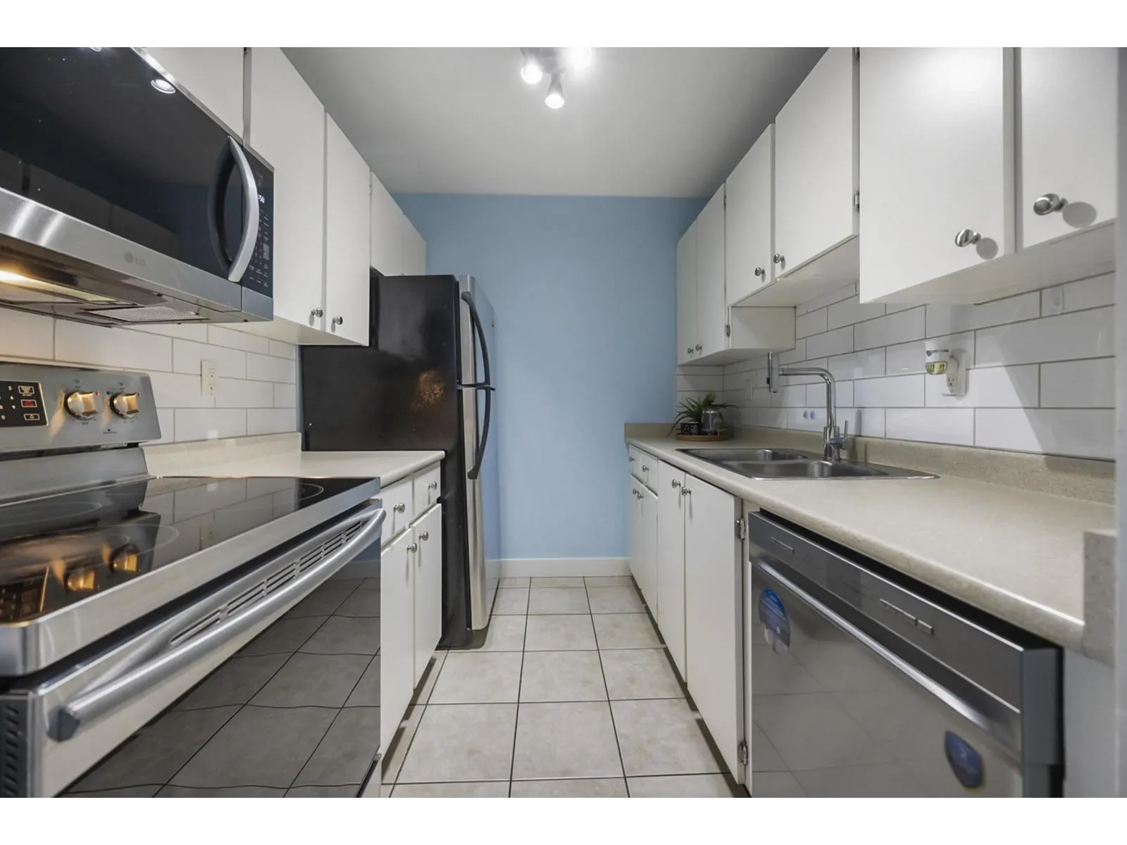 312 5700 200 STREET