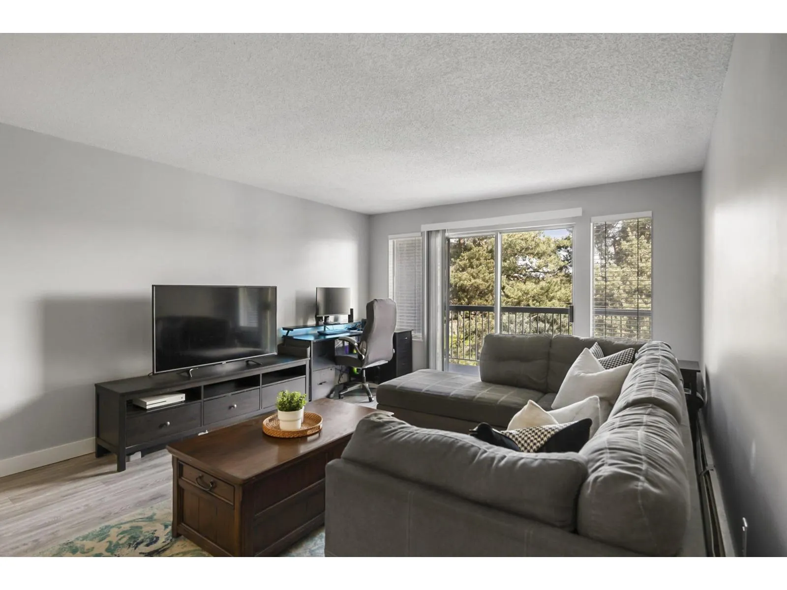 312 5700 200 STREET