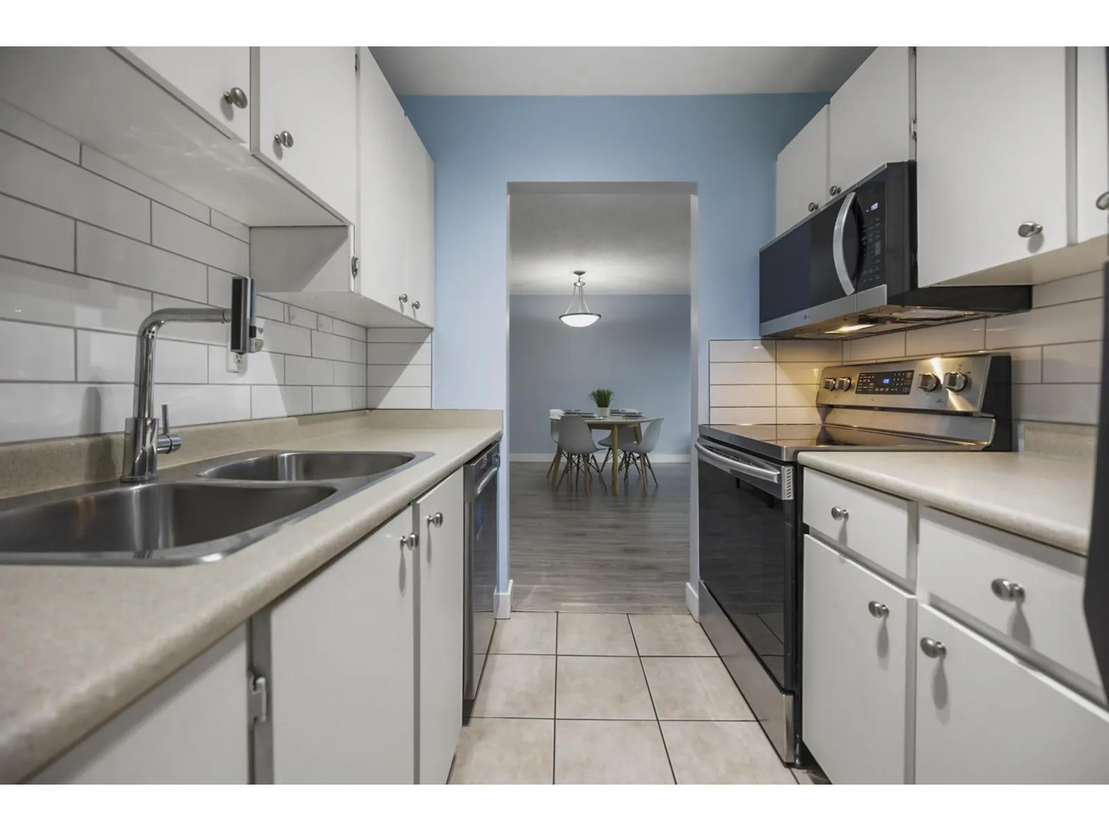 312 5700 200 STREET