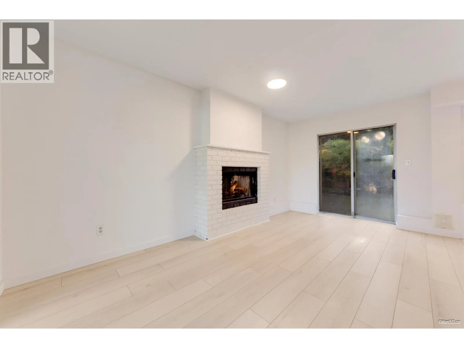 3178 LEEWARD COURT