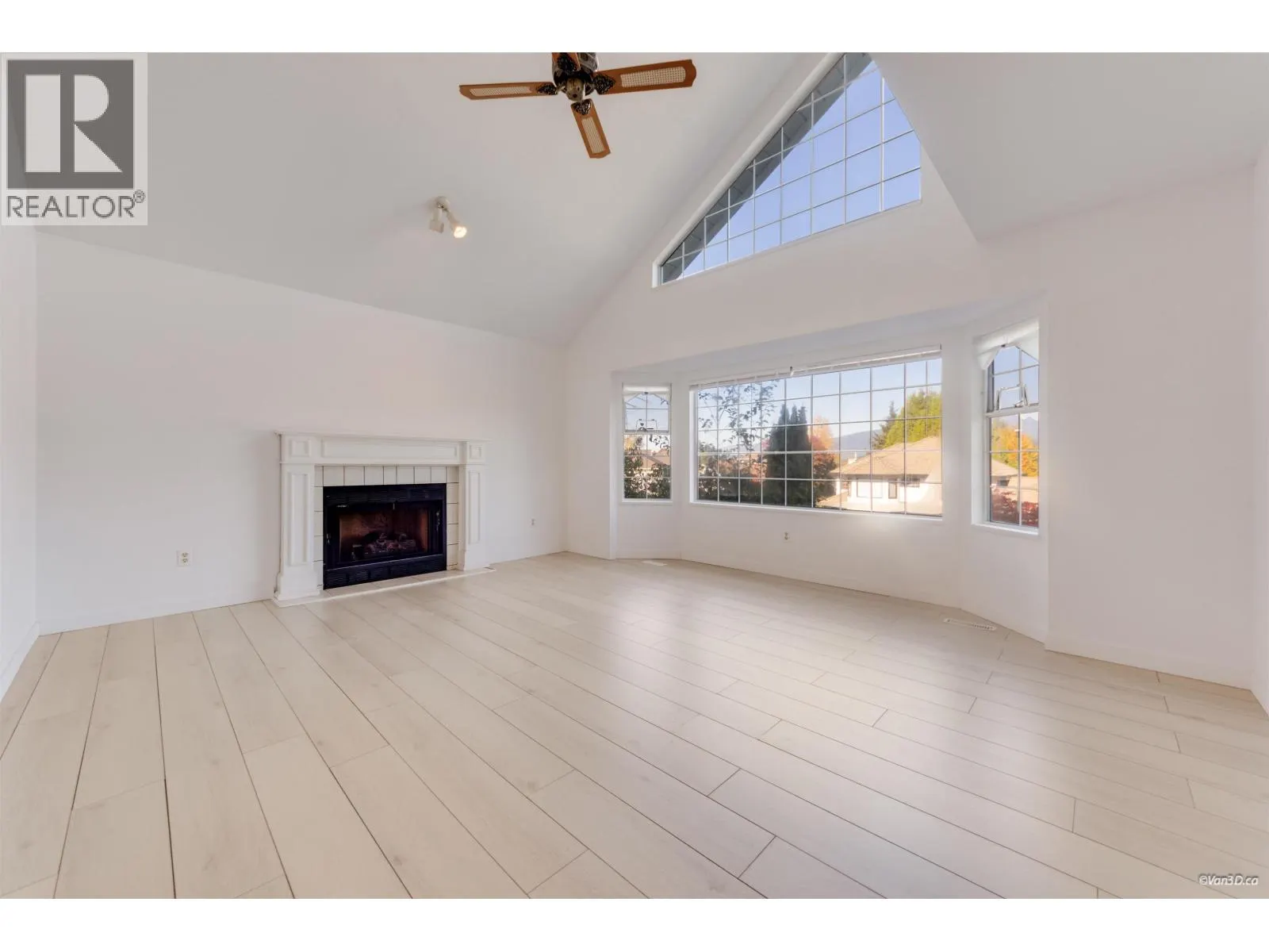 3178 LEEWARD COURT