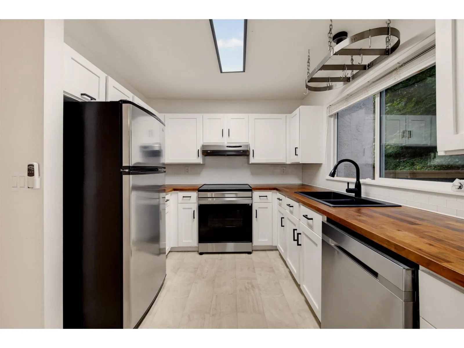 9 32705 FRASER CRESCENT