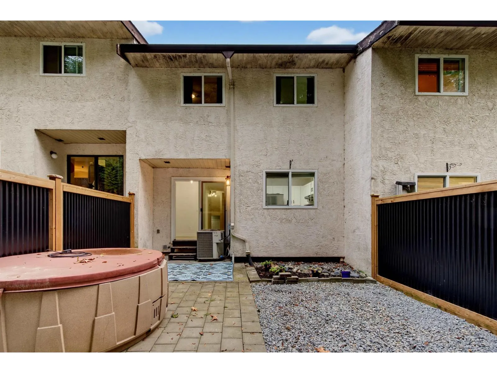 9 32705 FRASER CRESCENT