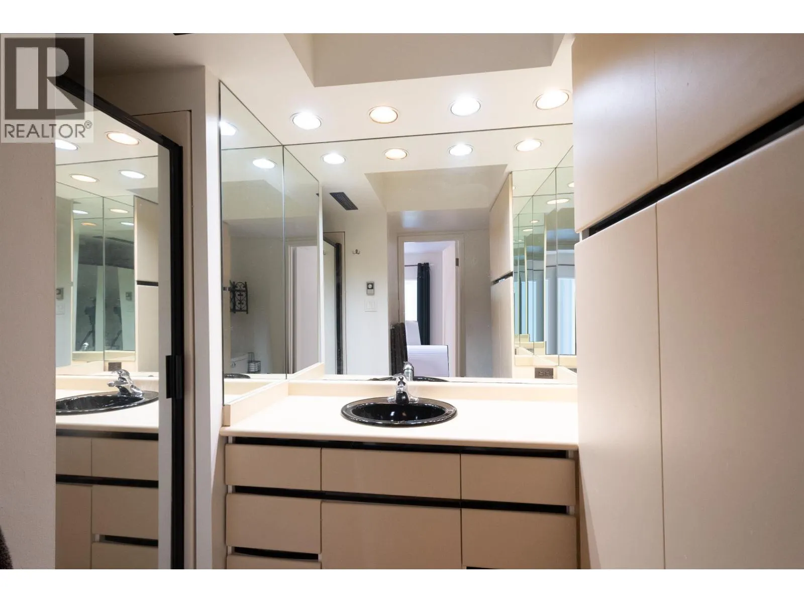 2648 PANORAMA DRIVE