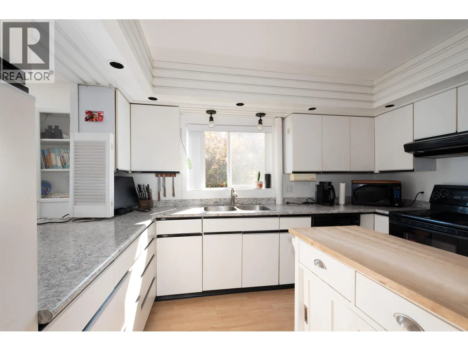 2648 PANORAMA DRIVE