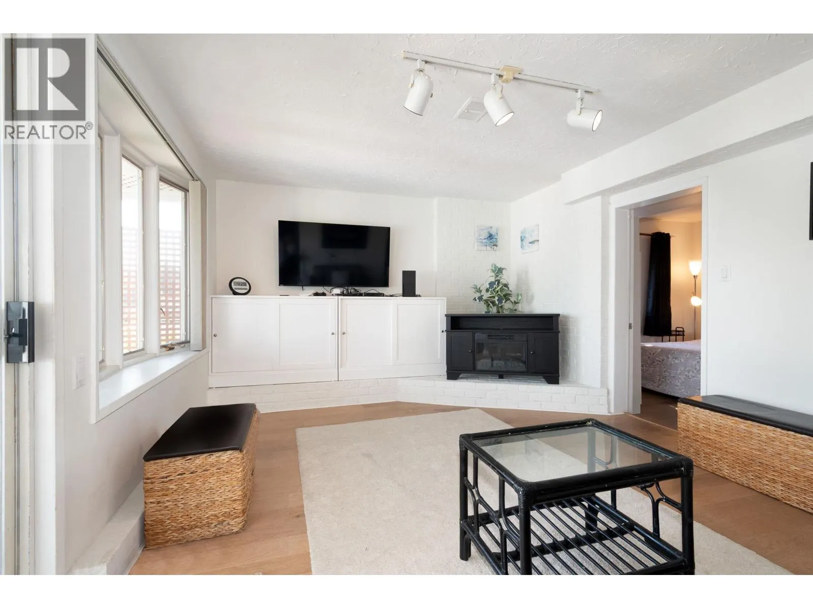 2648 PANORAMA DRIVE