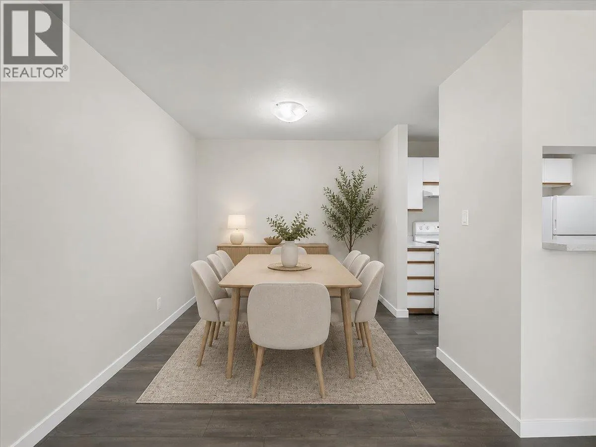 204 7431 BLUNDELL ROAD