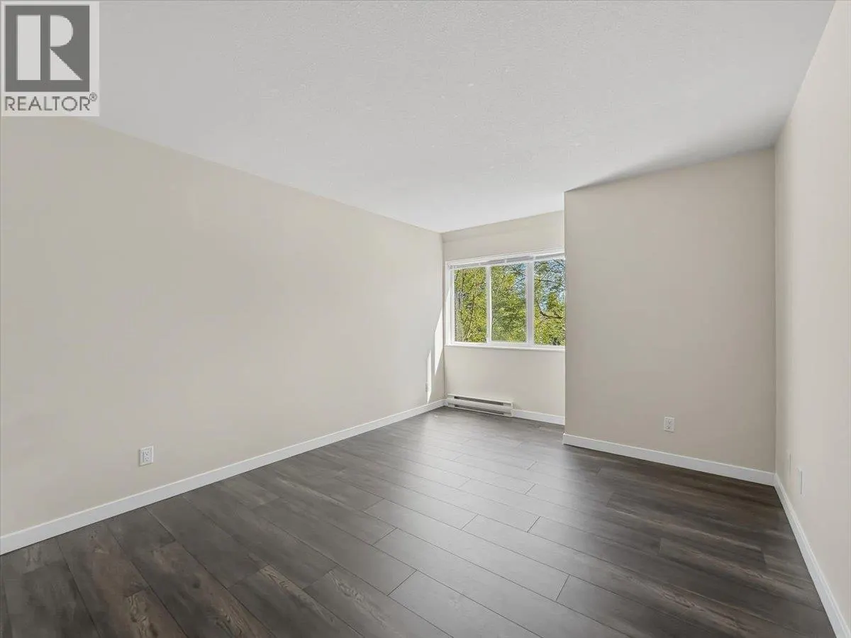 204 7431 BLUNDELL ROAD
