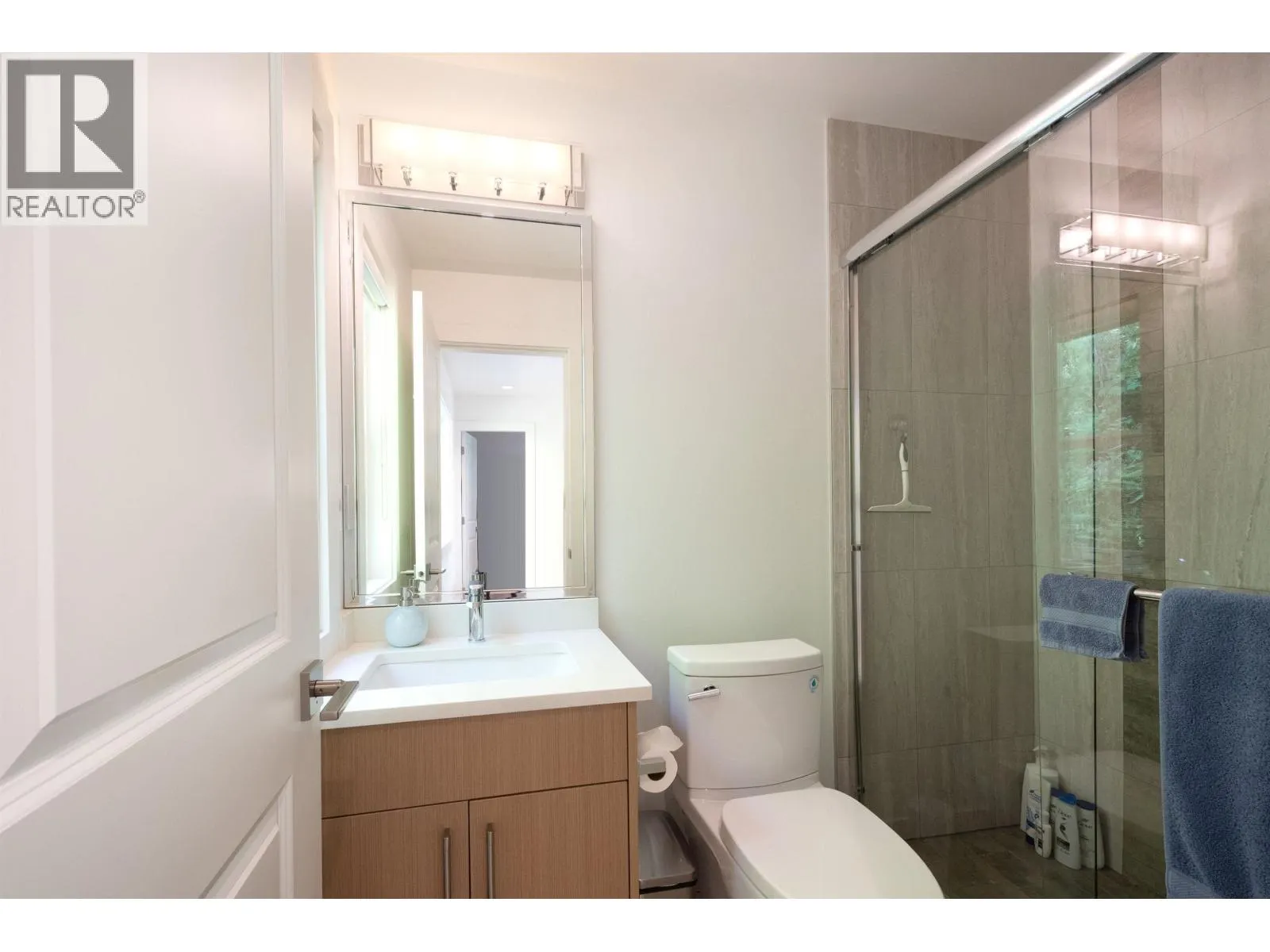 2867 PANORAMA DRIVE