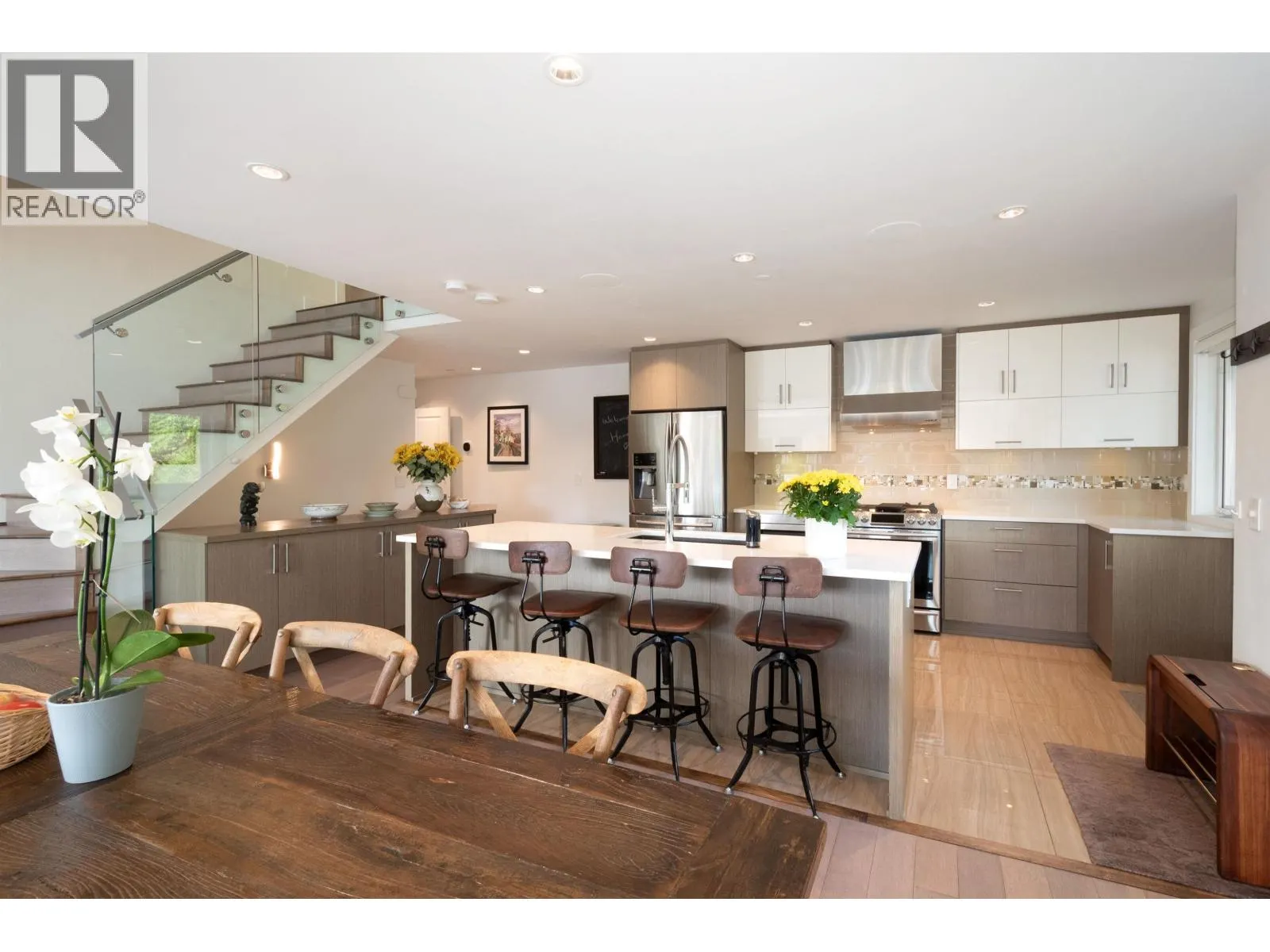 2867 PANORAMA DRIVE