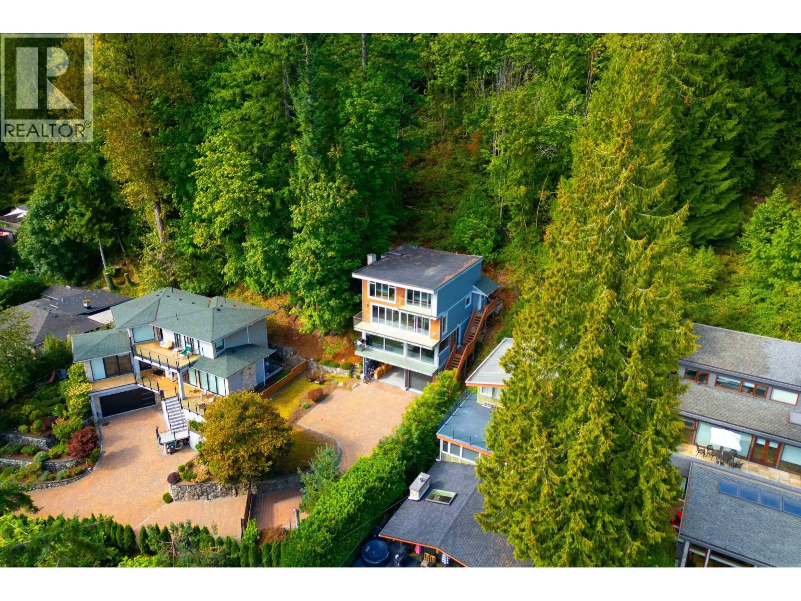 2867 PANORAMA DRIVE