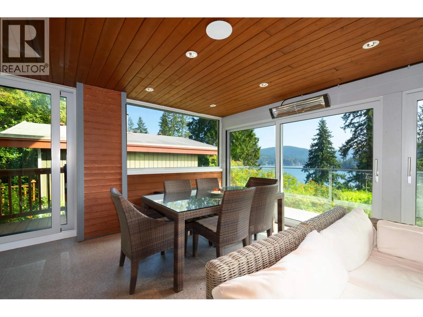 2867 PANORAMA DRIVE