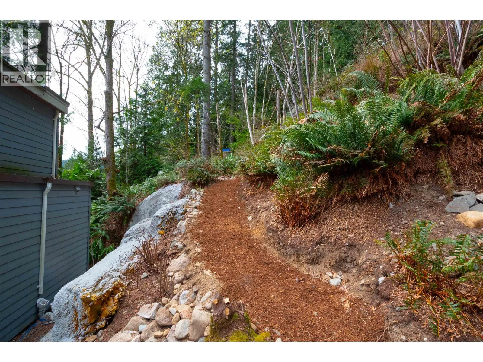 2867 PANORAMA DRIVE