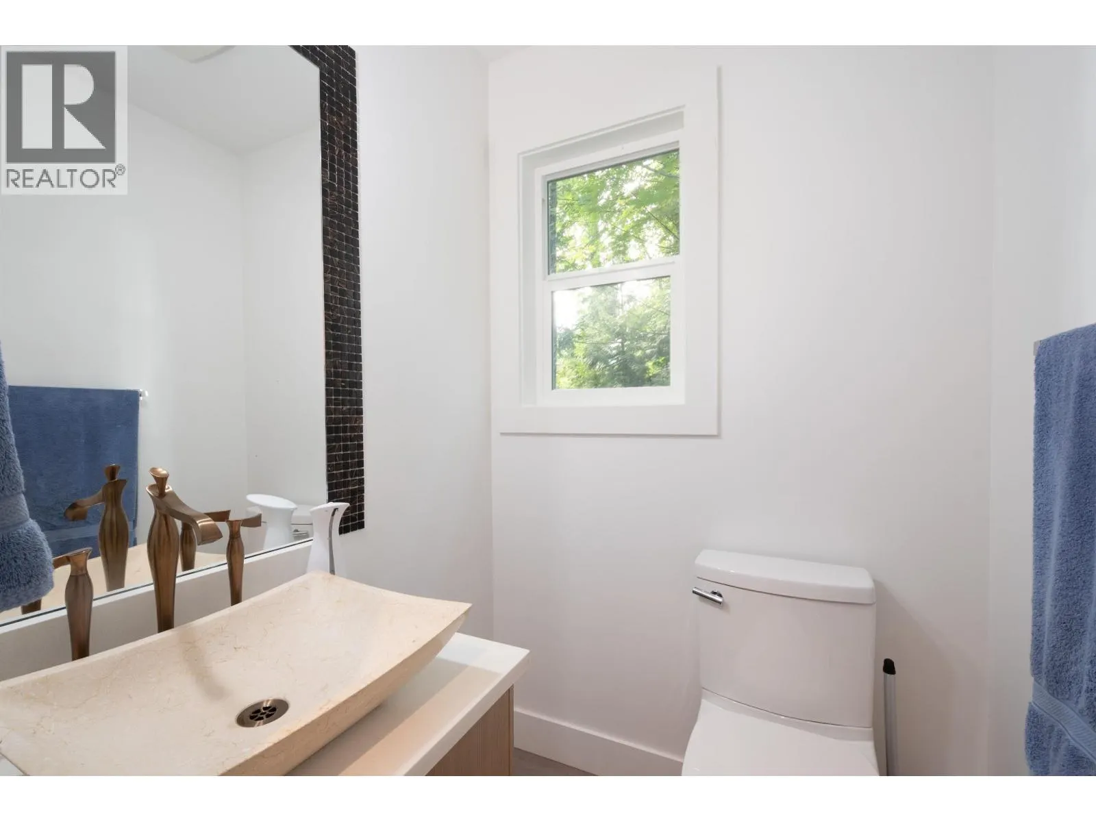 2867 PANORAMA DRIVE