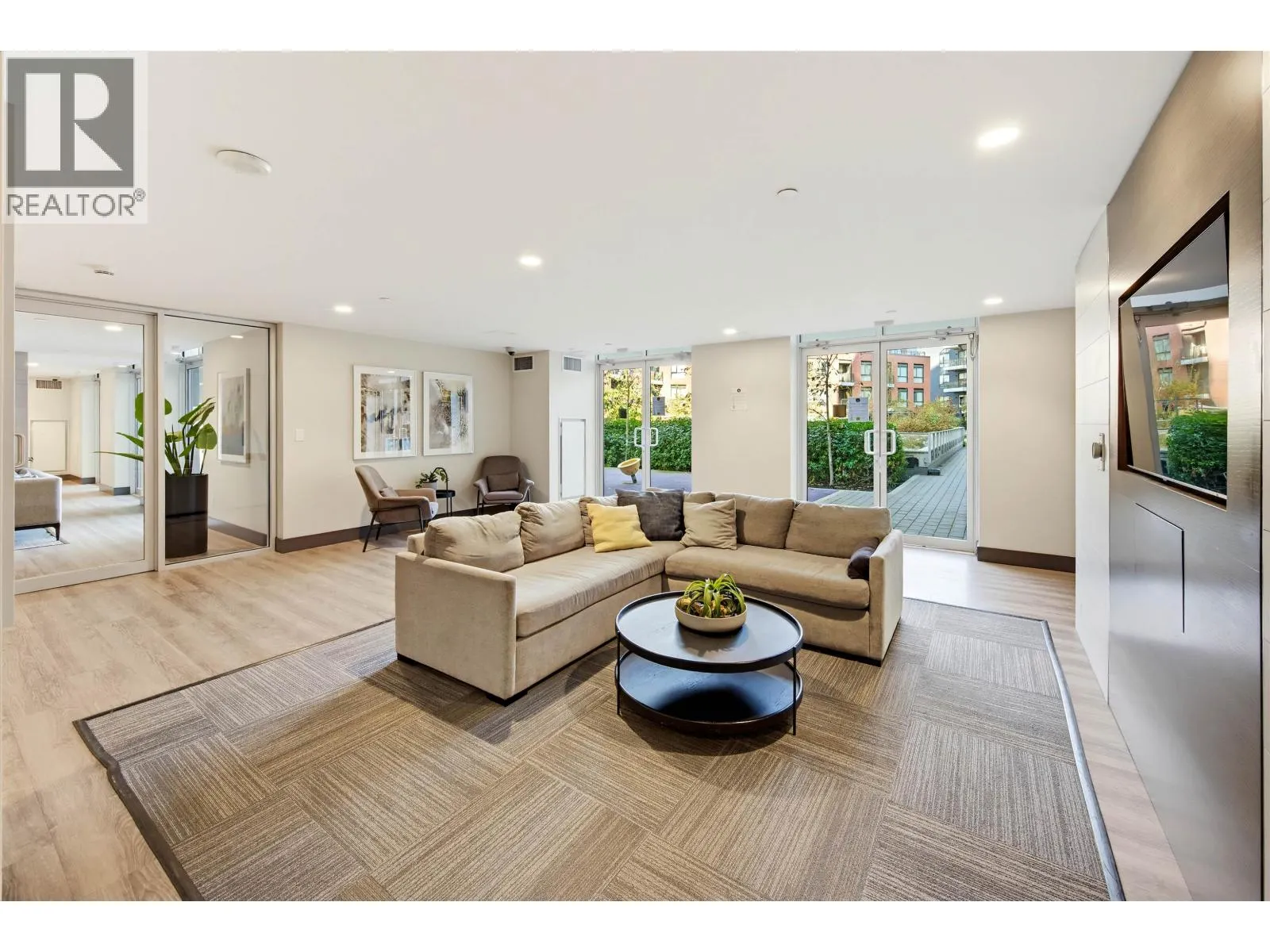 310 3588 SAMWILL CRESCENT
