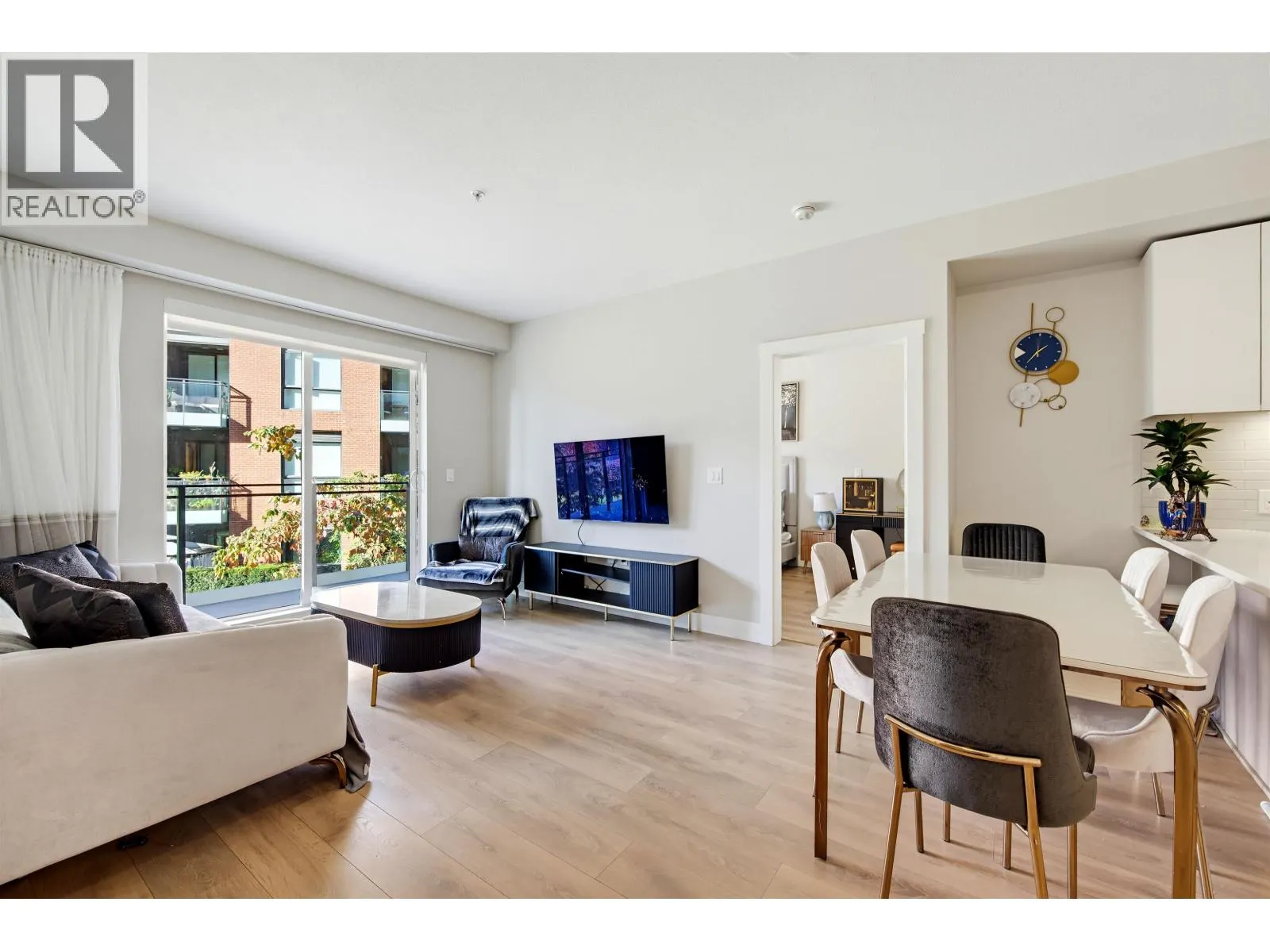 310 3588 SAMWILL CRESCENT