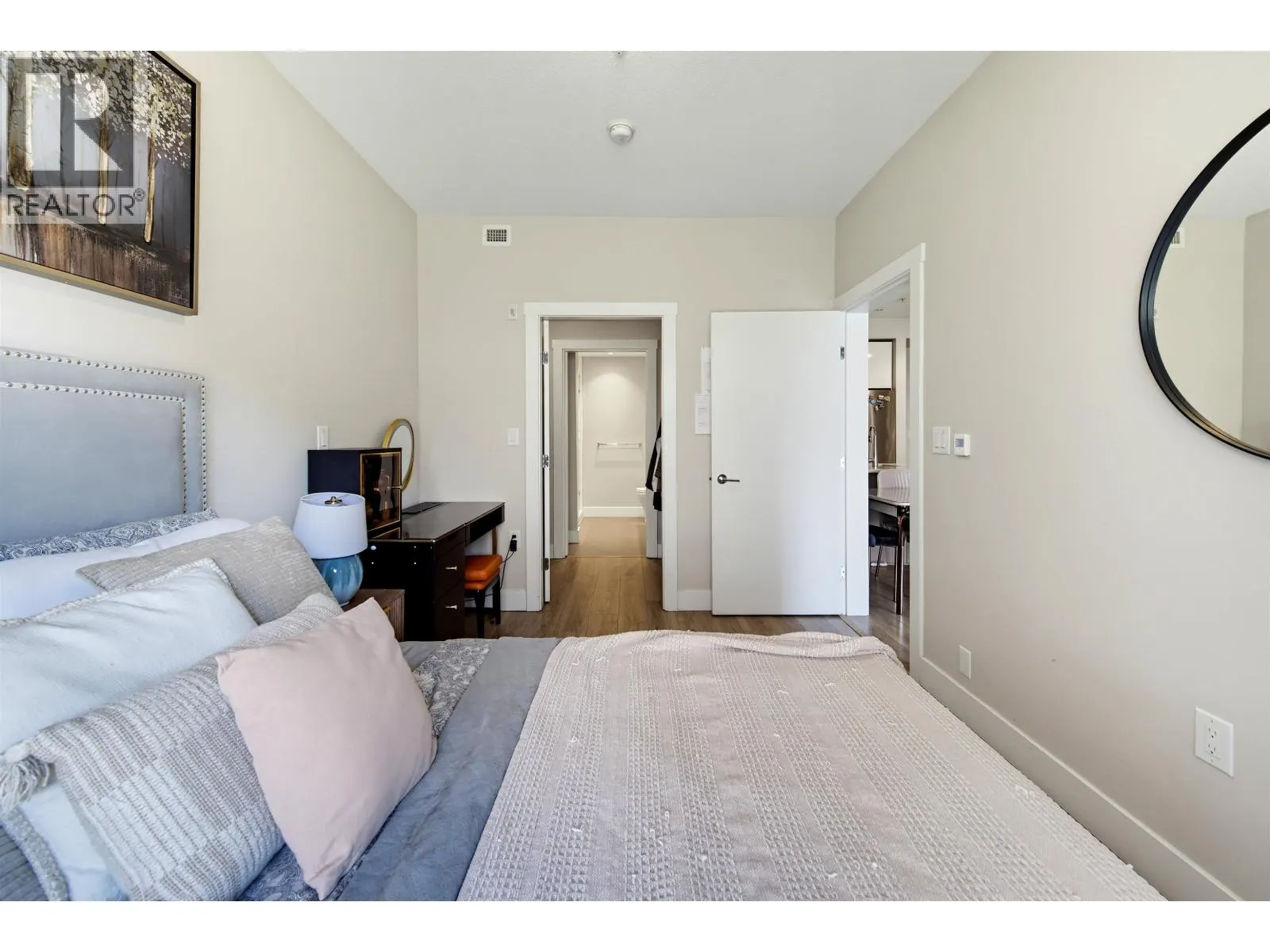 310 3588 SAMWILL CRESCENT