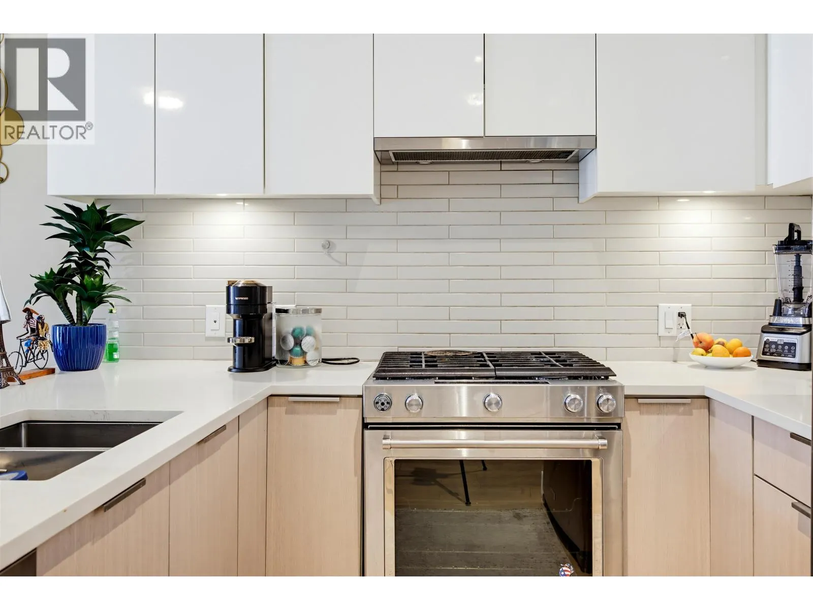 310 3588 SAMWILL CRESCENT
