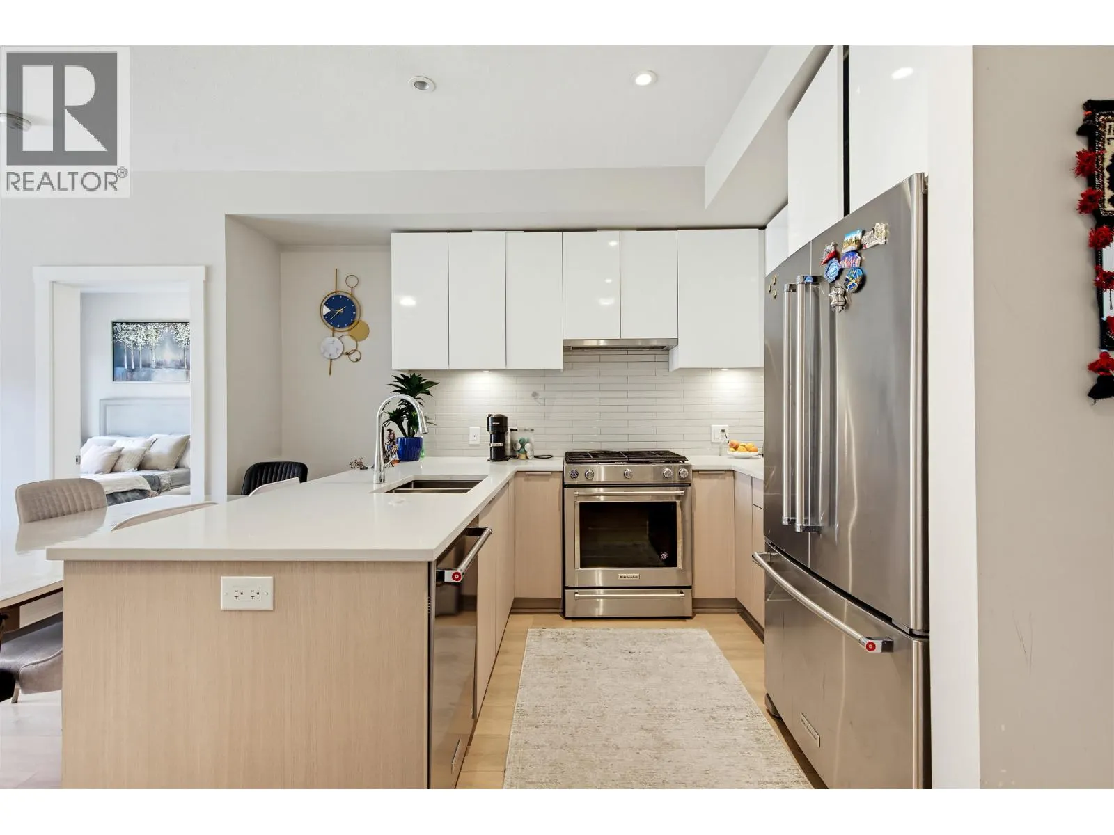 310 3588 SAMWILL CRESCENT