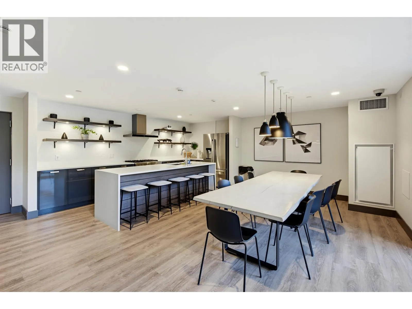 310 3588 SAMWILL CRESCENT