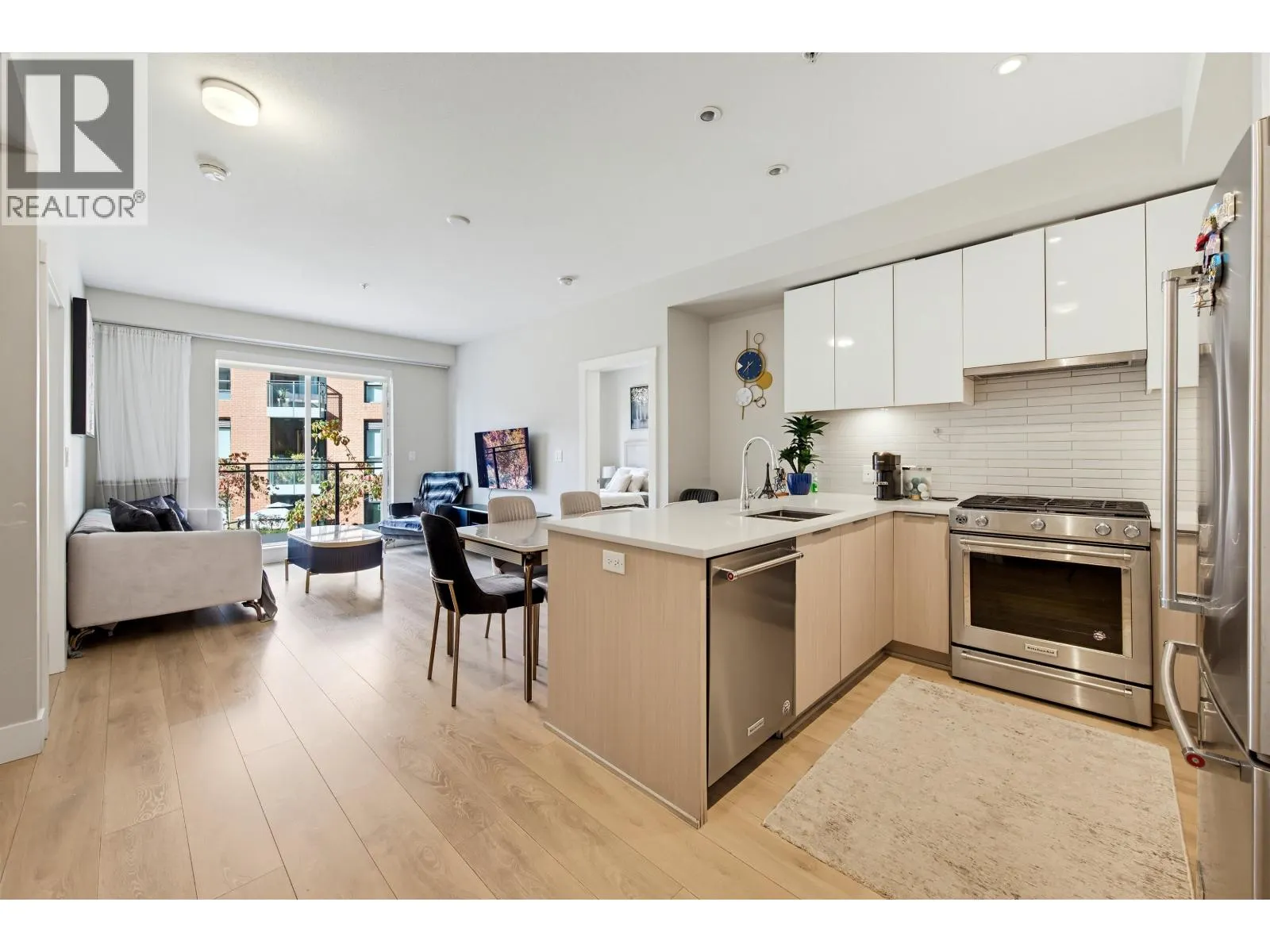310 3588 SAMWILL CRESCENT
