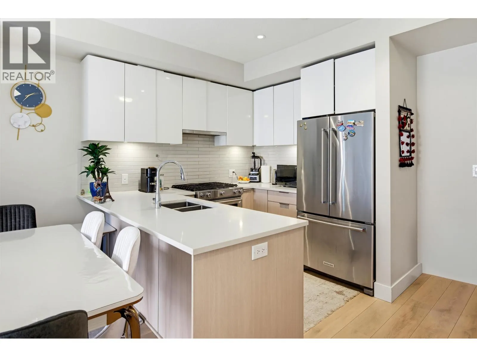 310 3588 SAMWILL CRESCENT