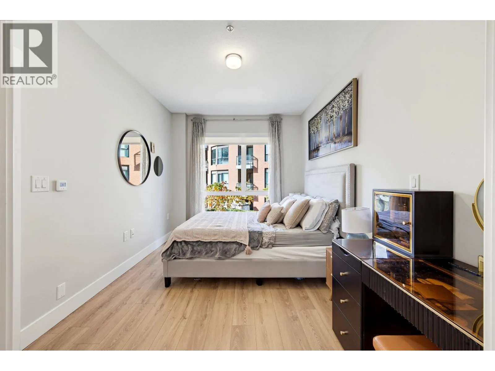 310 3588 SAMWILL CRESCENT
