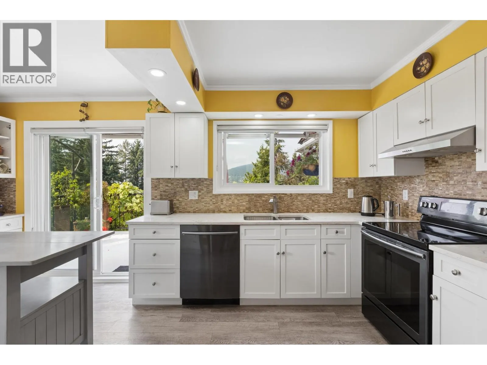 704 MAURELLE COURT