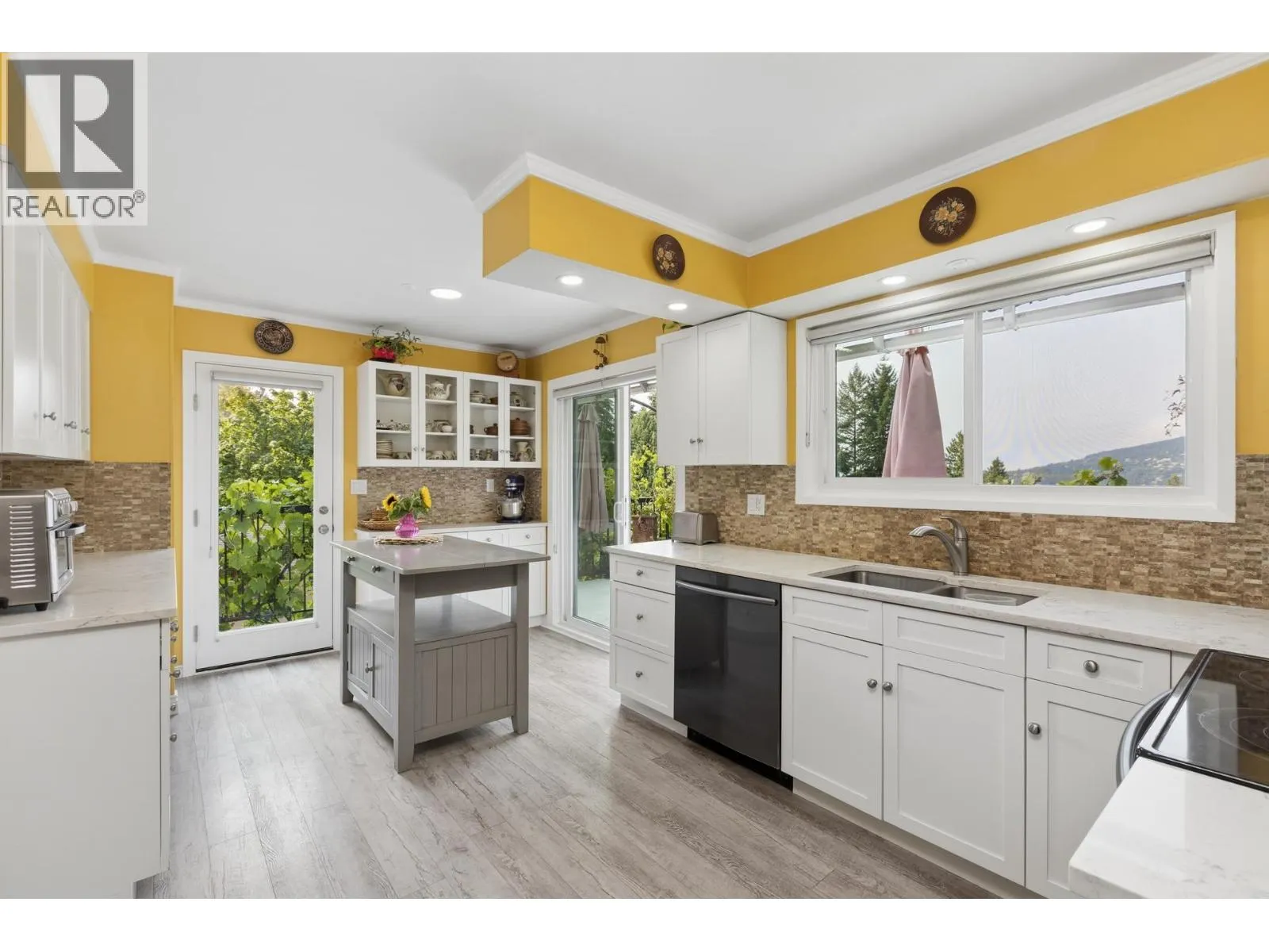 704 MAURELLE COURT