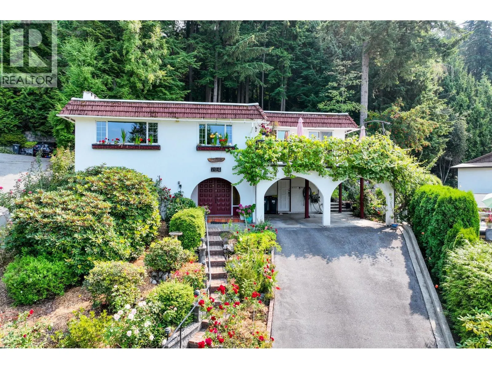 704 MAURELLE COURT