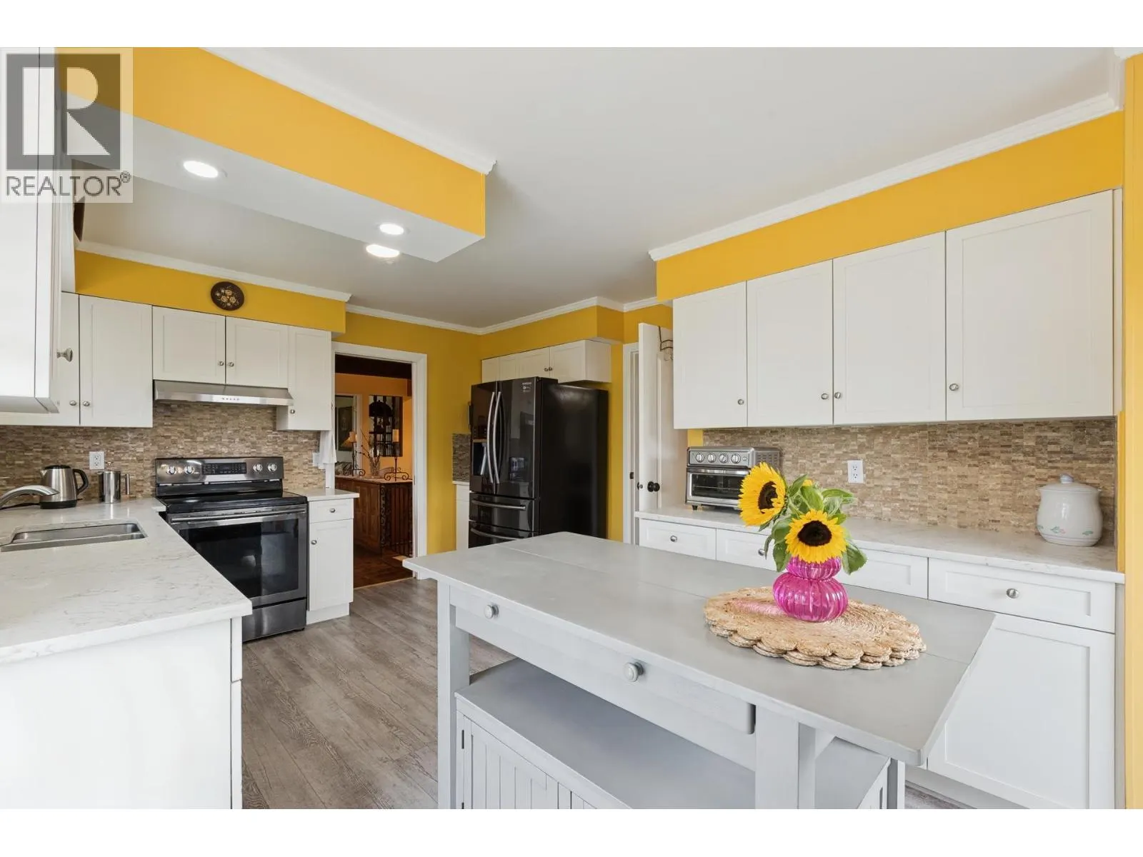 704 MAURELLE COURT