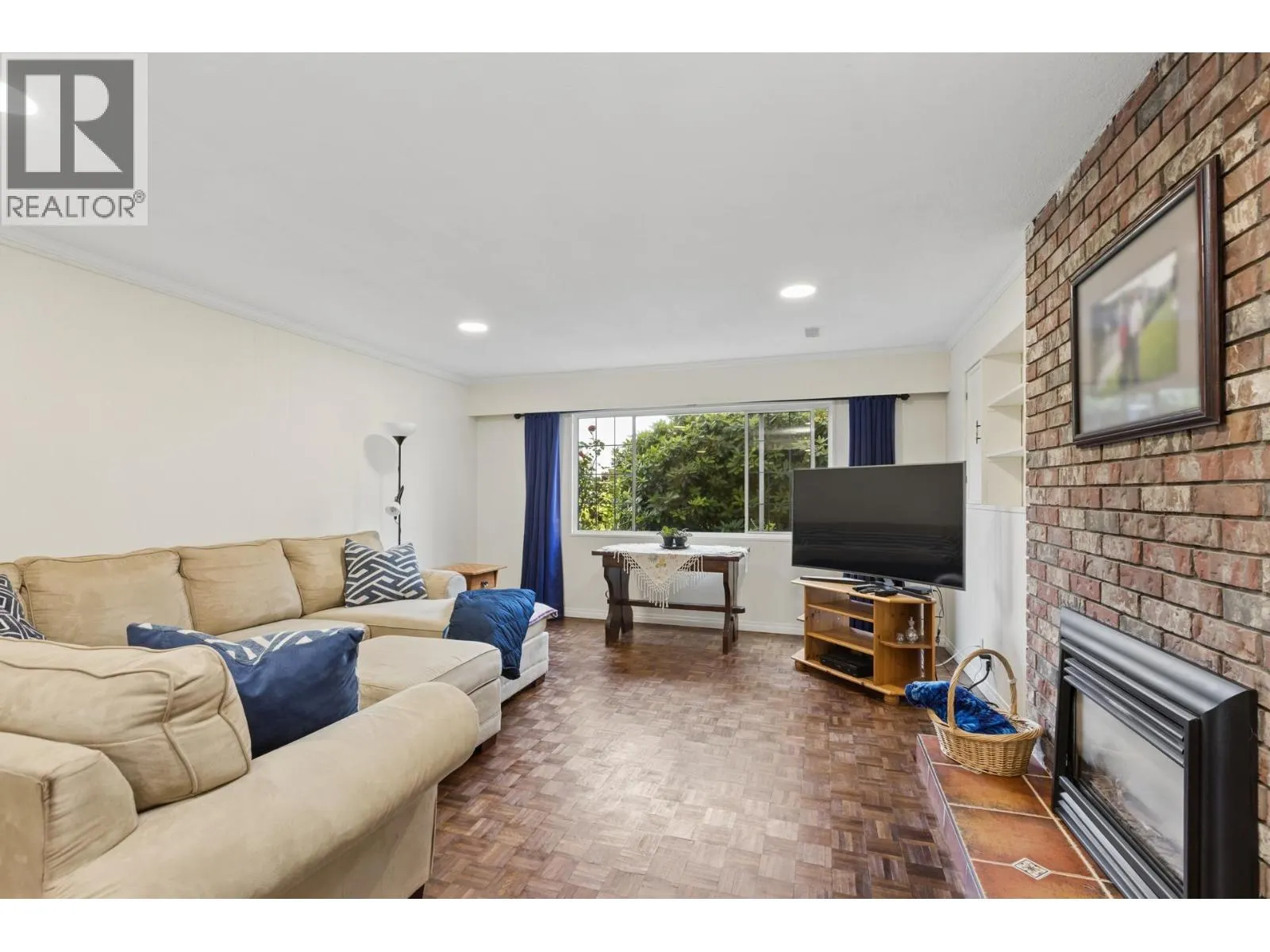 704 MAURELLE COURT