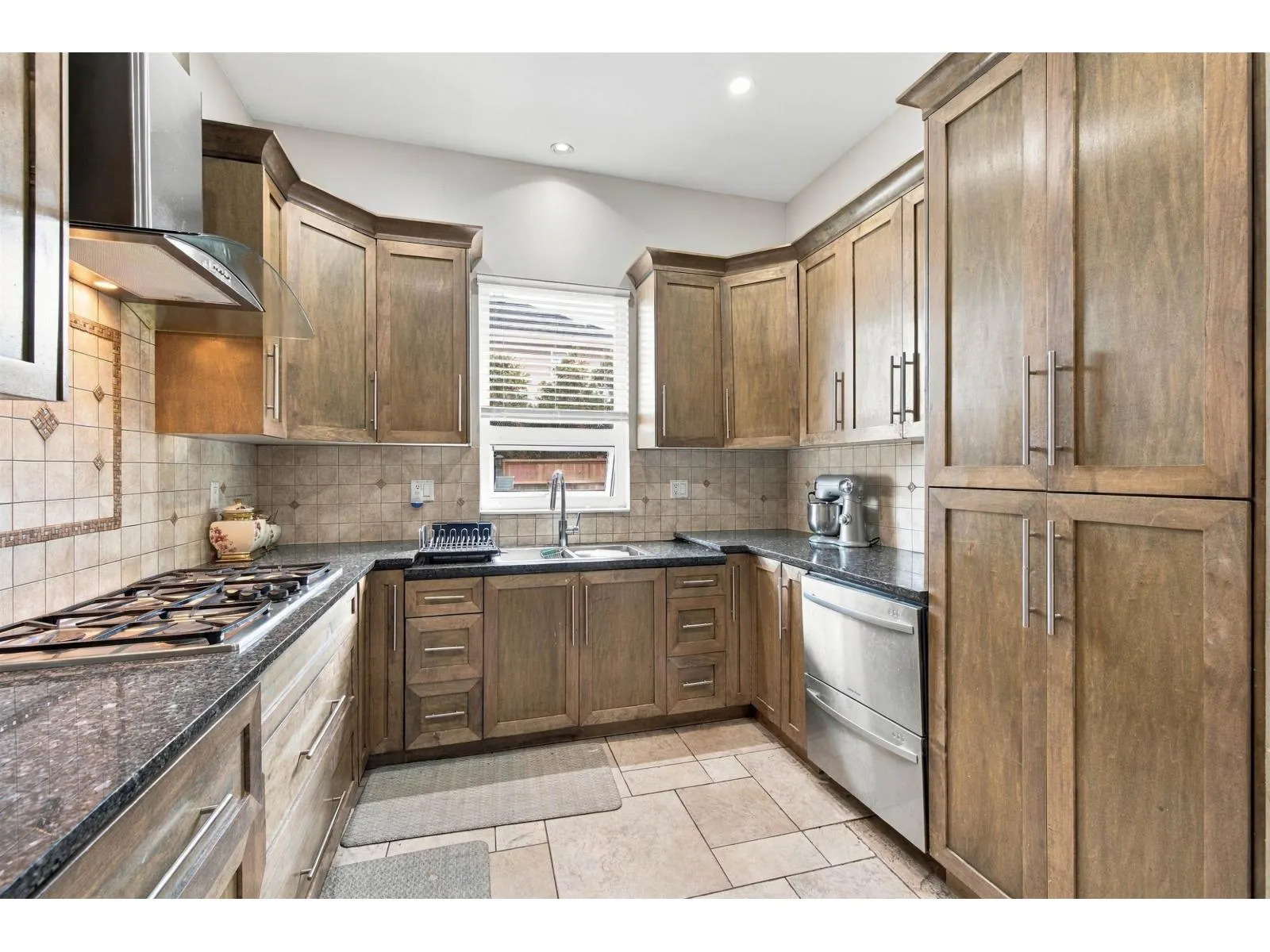 11061 168 STREET