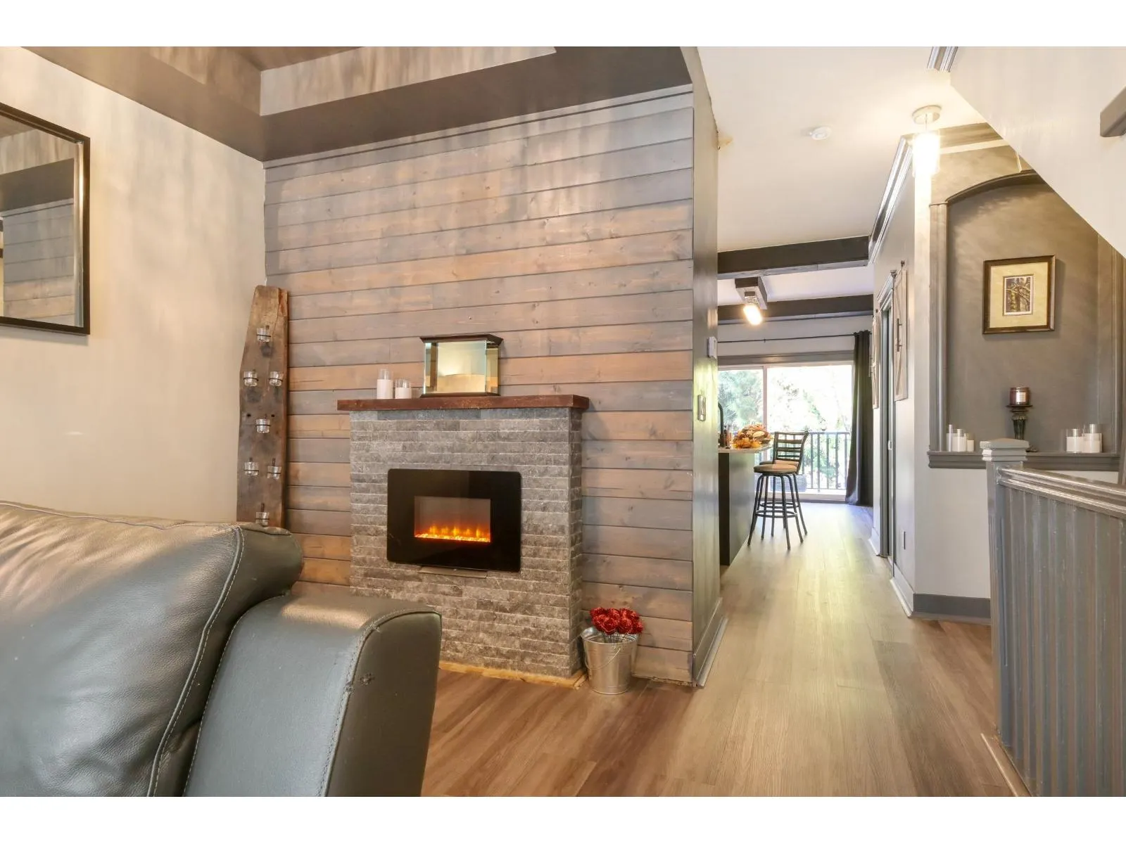 9 5988 OLD MCLELLAN ROAD