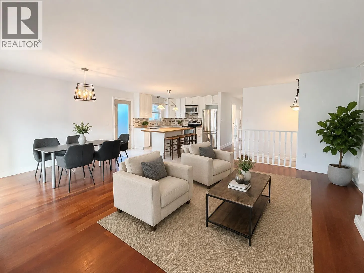 1944 PRAIRIE AVENUE