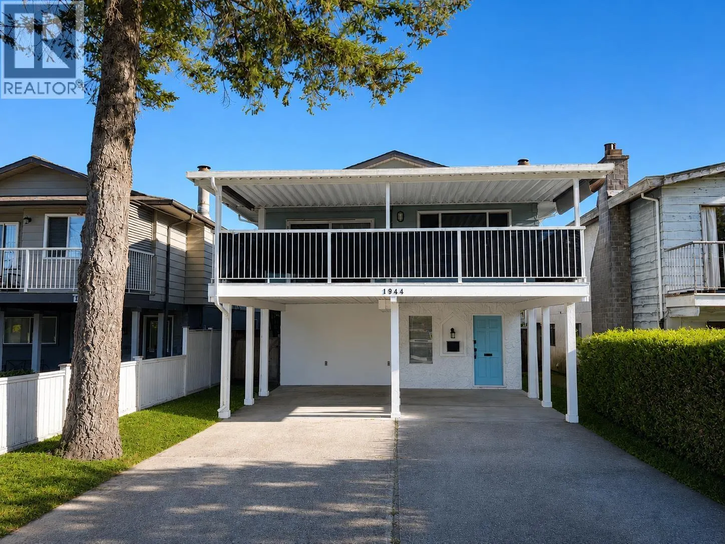 1944 PRAIRIE AVENUE
