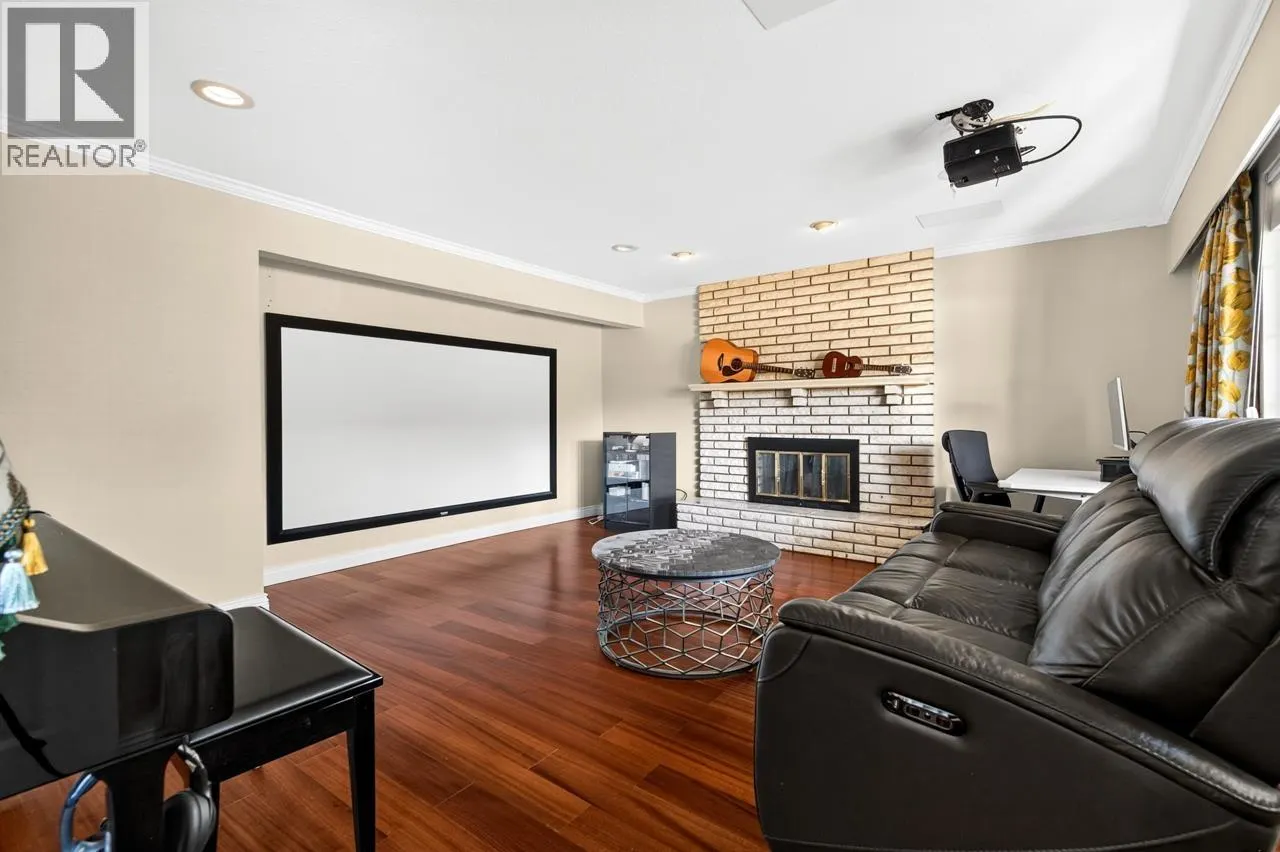 10291 HOLLYWELL DRIVE