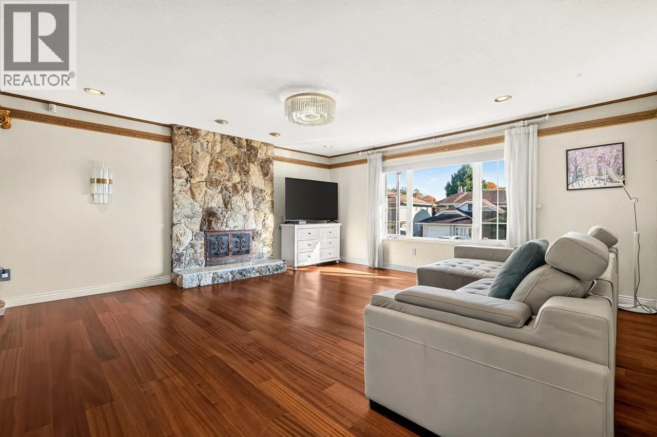 10291 HOLLYWELL DRIVE