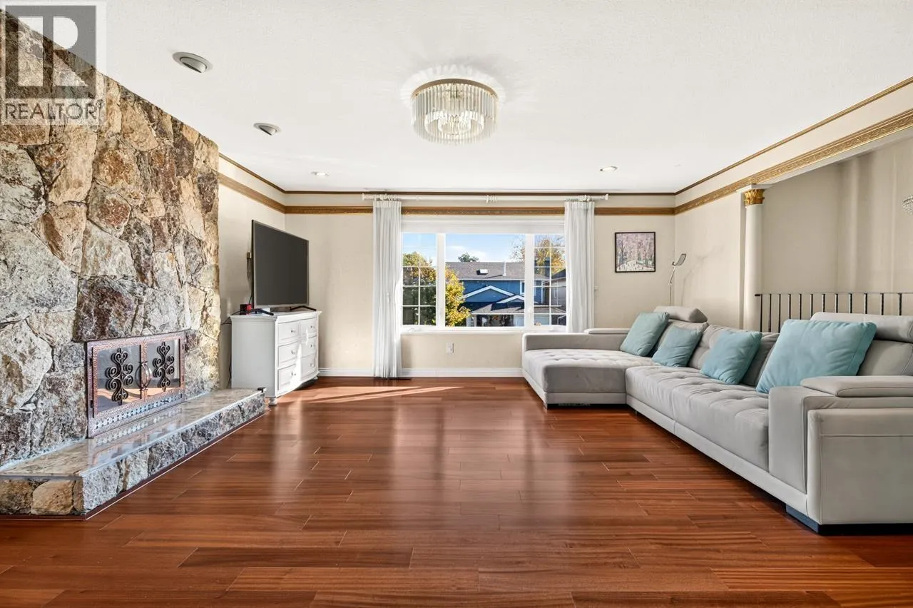 10291 HOLLYWELL DRIVE