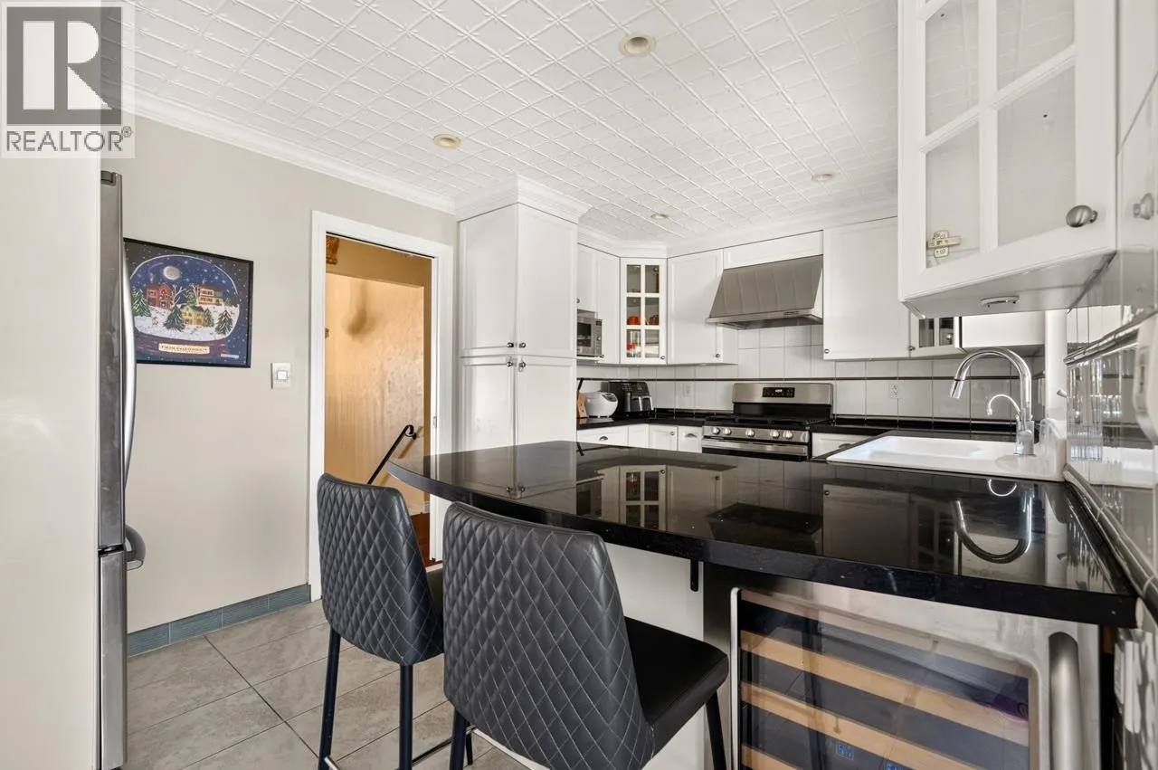 10291 HOLLYWELL DRIVE