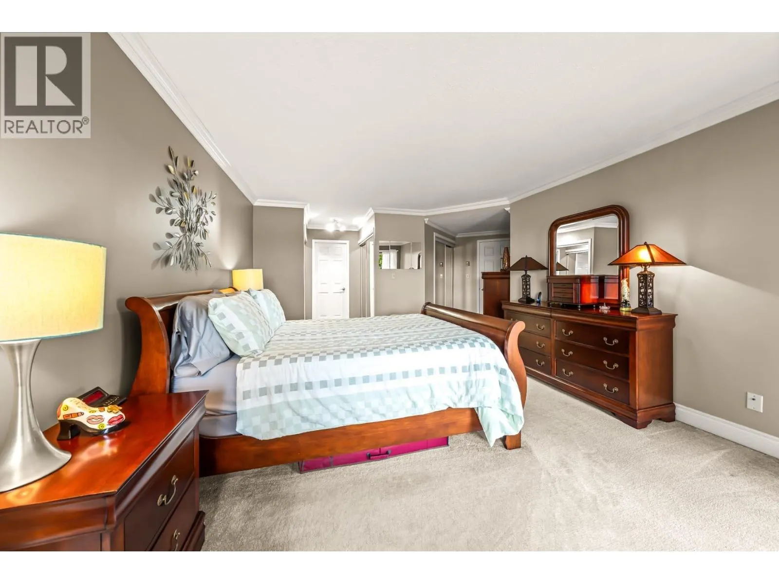 306 1230 QUAYSIDE DRIVE