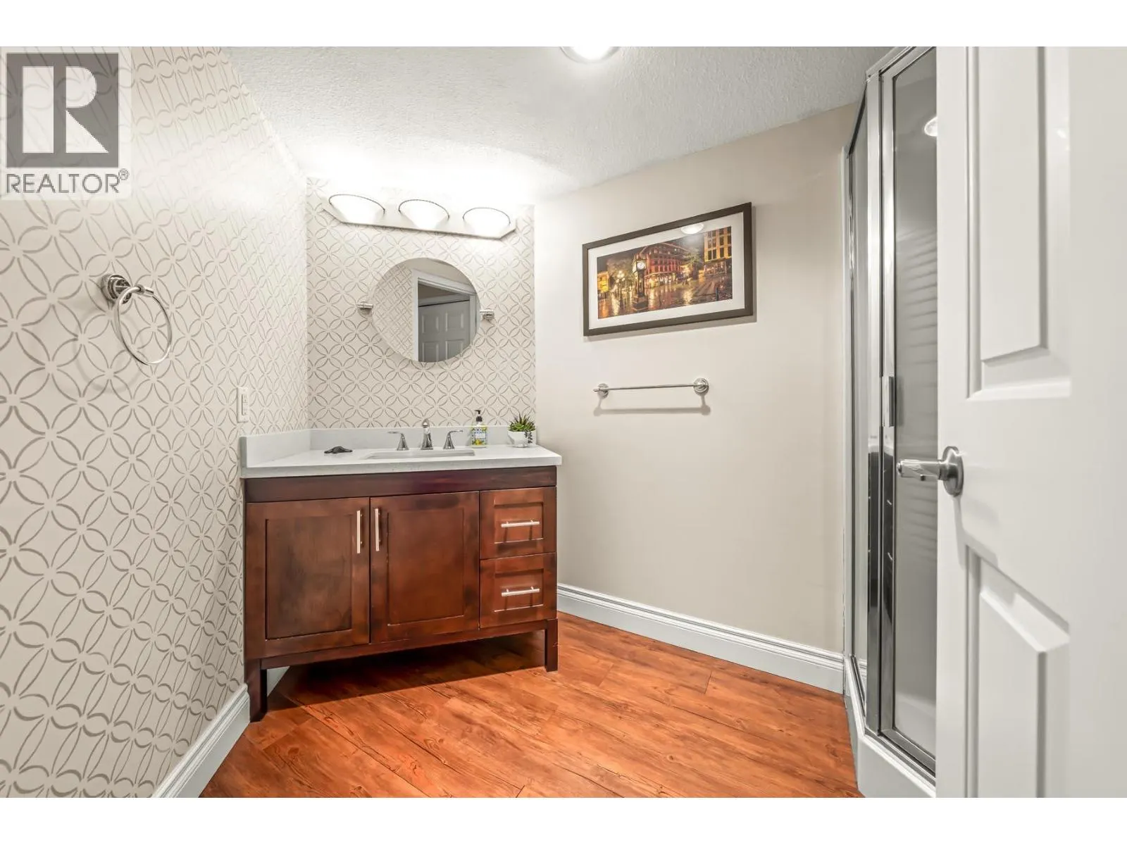 306 1230 QUAYSIDE DRIVE