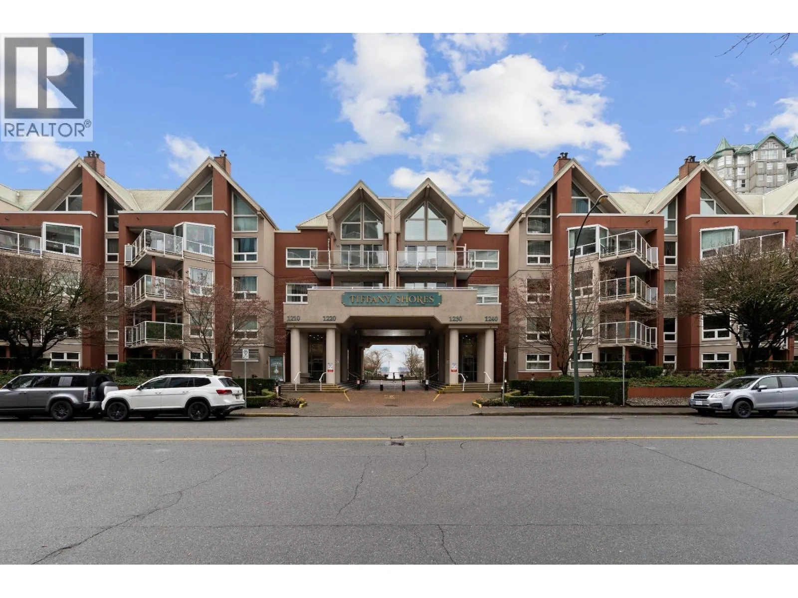 306 1230 QUAYSIDE DRIVE