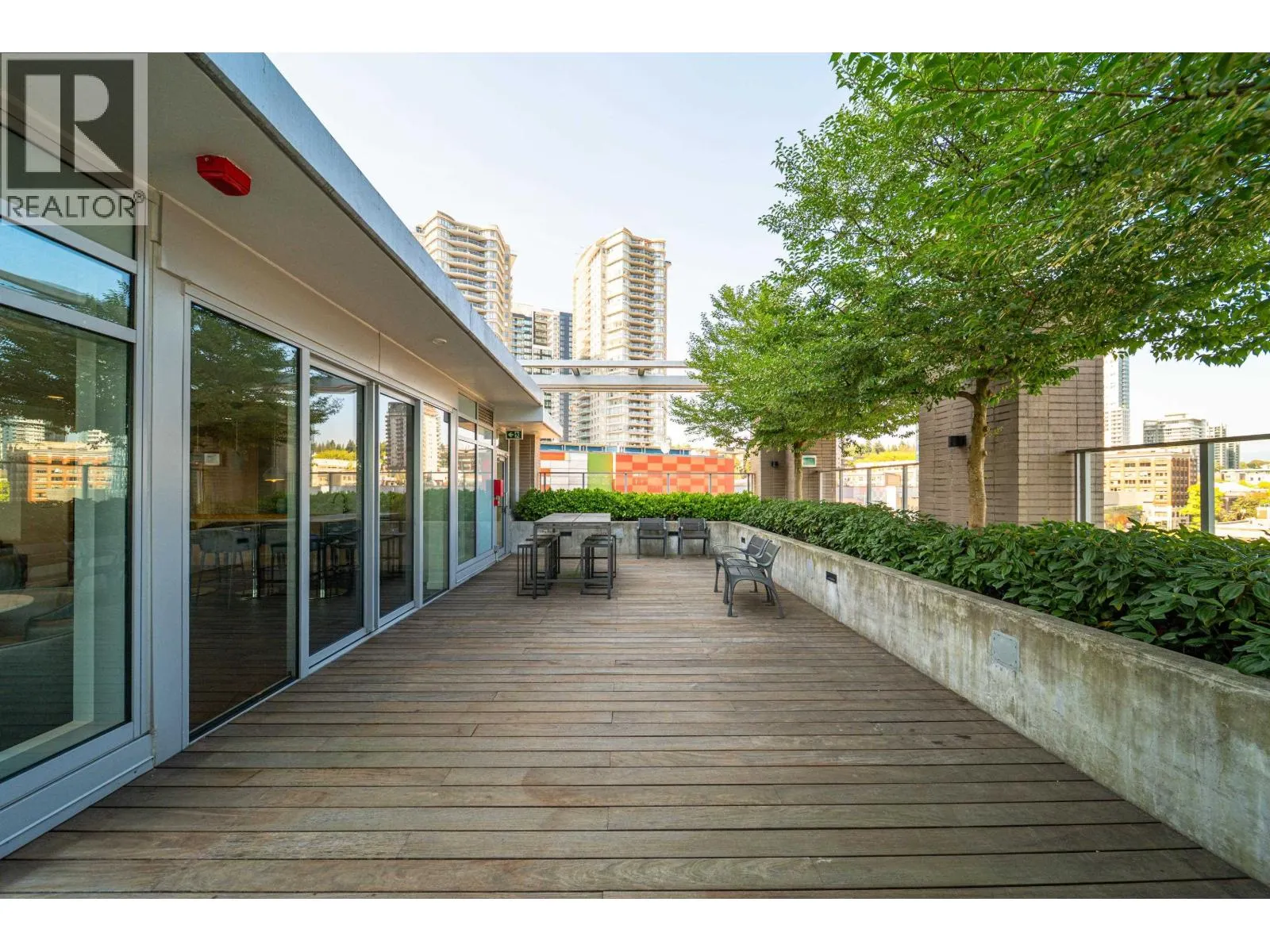 1709 988 QUAYSIDE DRIVE