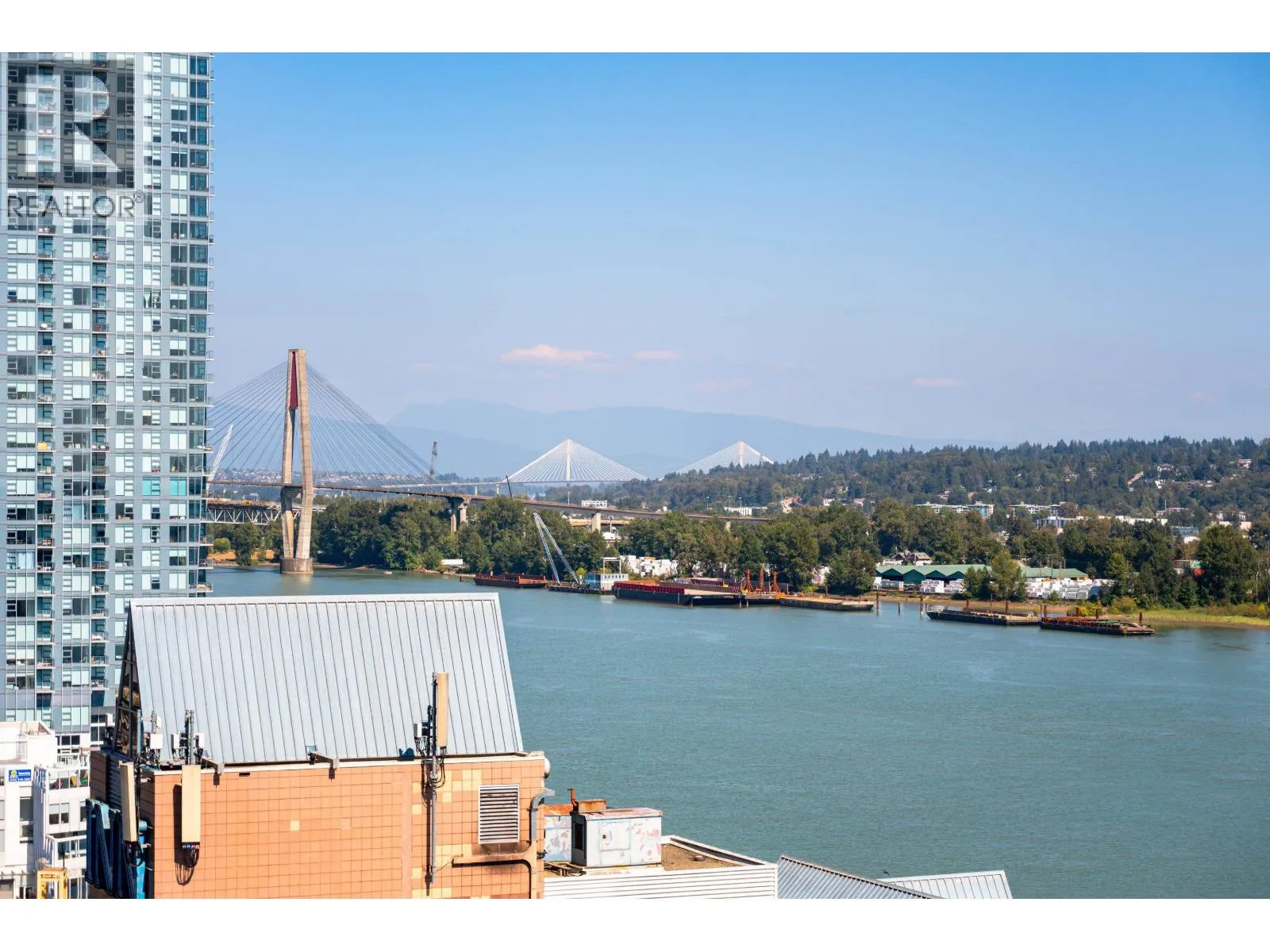 1709 988 QUAYSIDE DRIVE